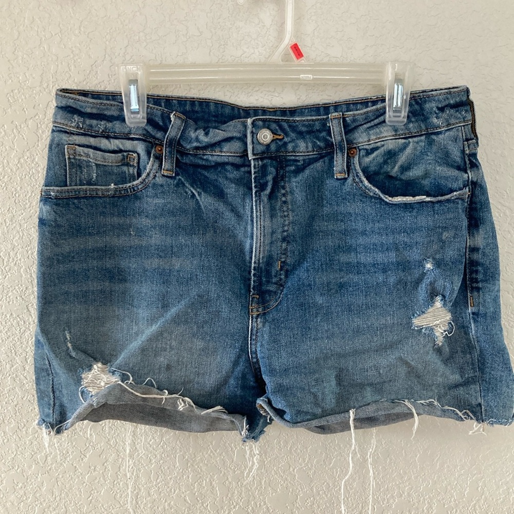 Old Navy High Rise OG Distressed Short